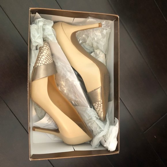 Audrey Brooke Gold/Nude Heels - Picture 2 of 4